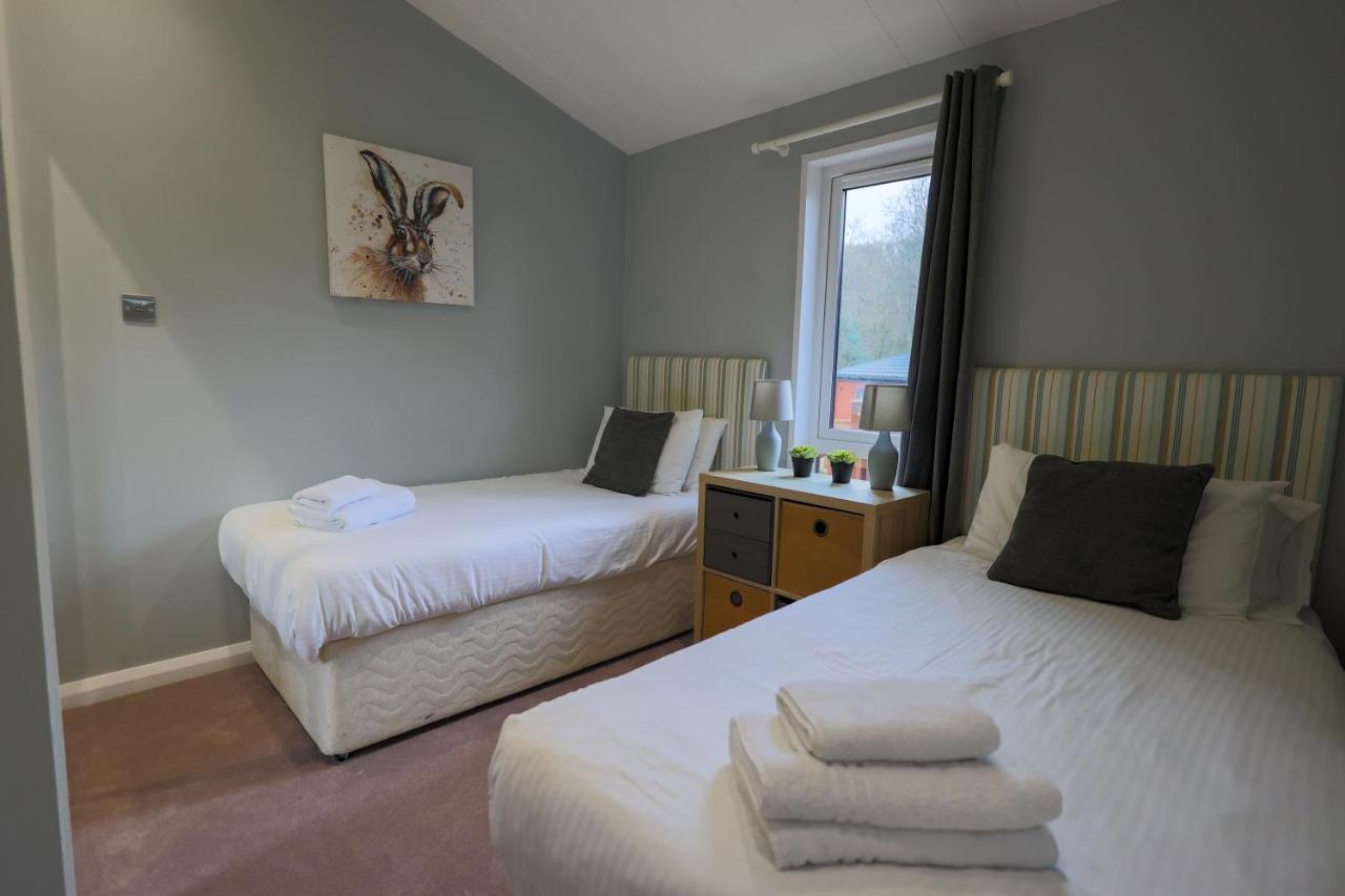 Oak Cabin With Hot-Tub & Secluded Decking - Finlake Resort & Spa - Devon Chudleigh Eksteriør bilde